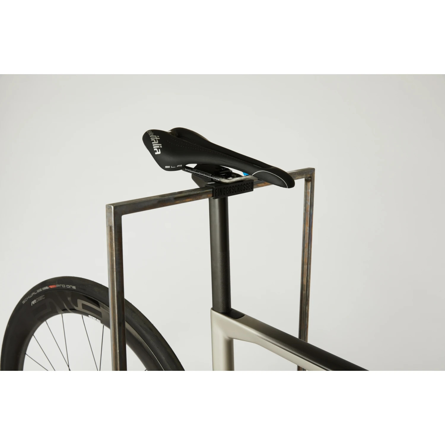 FINGERSCROSSED Support Vélos - 90° - Raw – Image 8