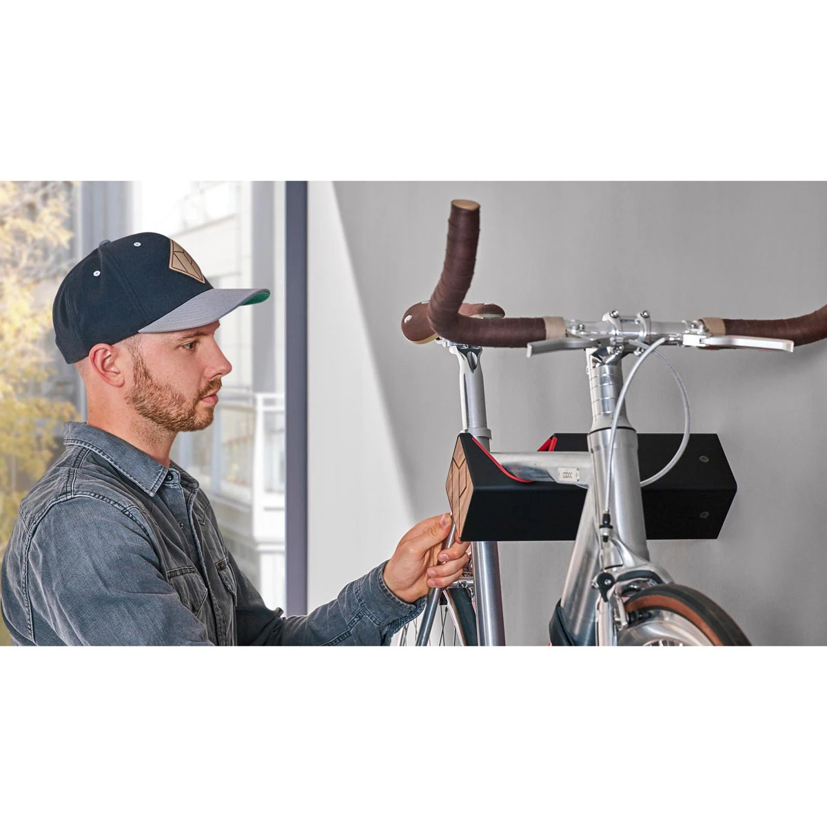 Parax Porte-Vélo Mural - D-Rack - Silver - Black - Without Wooden Front – Image 5